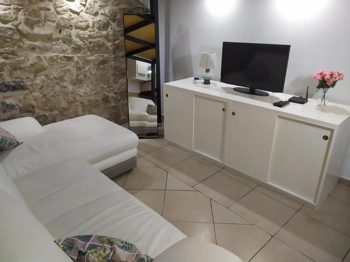 Casa Flora Fondi Centro Storico Apartment Екстериор снимка